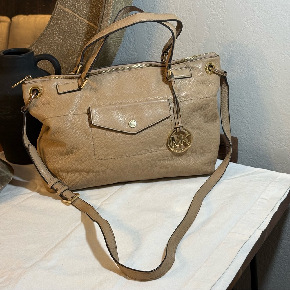 Michael Kors Taupe LARGE Leather Shoulder Bag with Gold Hardware Preloved